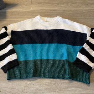 Harper Heritage white, blue, color blocked cropped long sleeve sweater size med